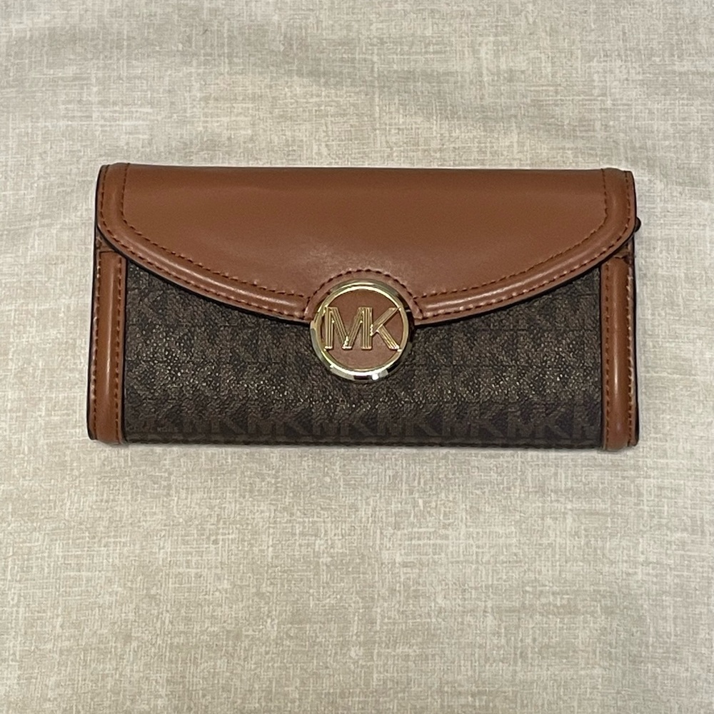 Michael Kors Fulton Large Flap Continental Wallet